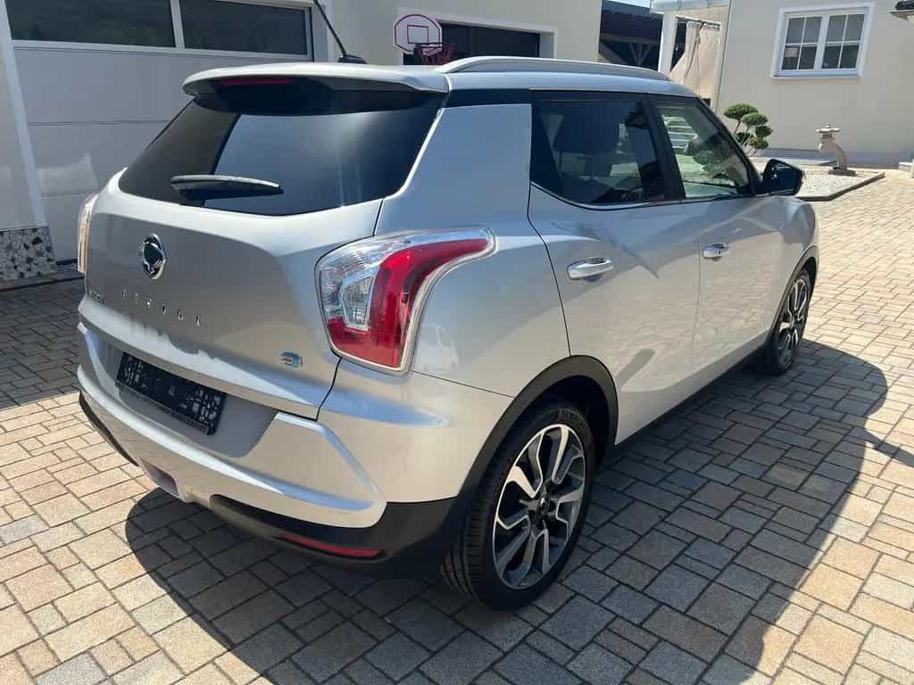 Ssangyong Tivoli 1.6,Leder,NAVI,Automt.,4x4 ! 07/2016-photo-3