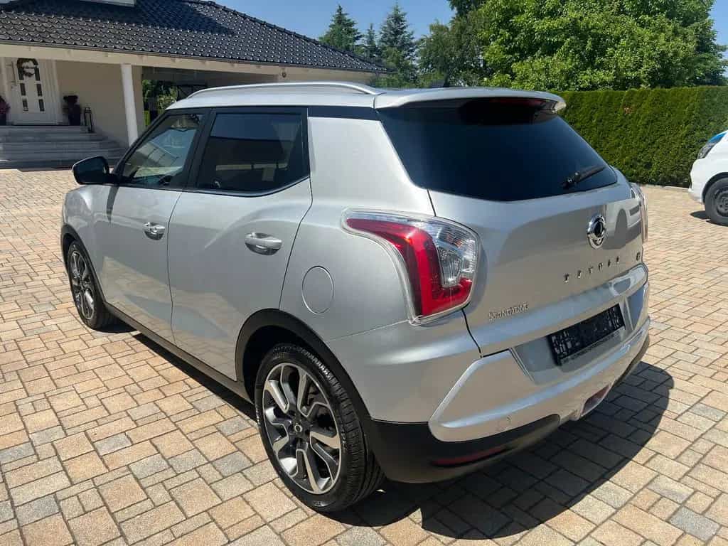 Ssangyong Tivoli 1.6,Leder,NAVI,Automt.,4x4 ! 07/2016-photo-6