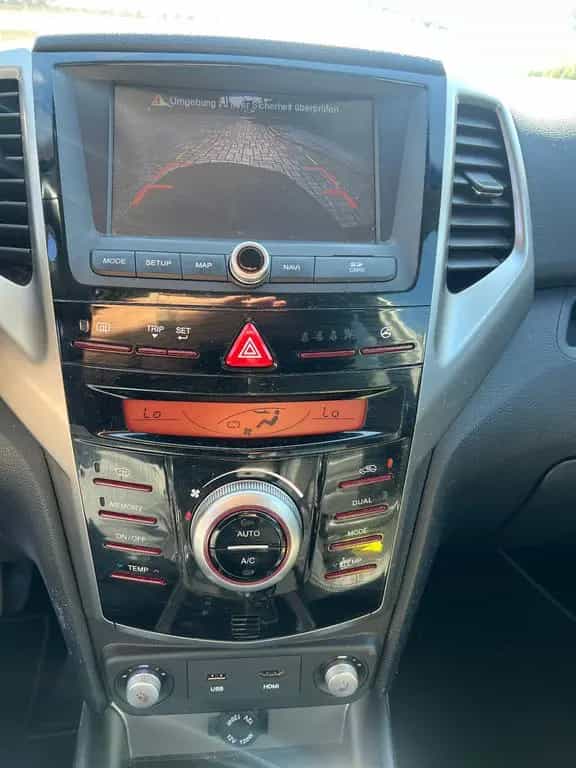 Ssangyong Tivoli 1.6,Leder,NAVI,Automt.,4x4 ! 07/2016-photo-9