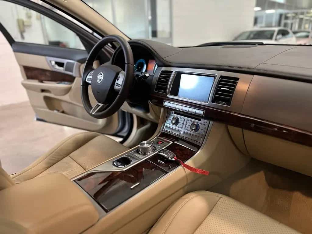 Jaguar XF 4.2 V8 Premium Luxury 01/2009-photo-11