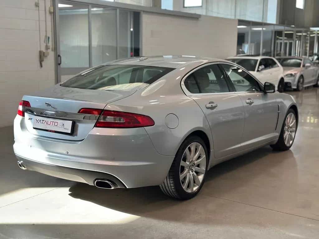 Jaguar XF 4.2 V8 Premium Luxury 01/2009-photo-3