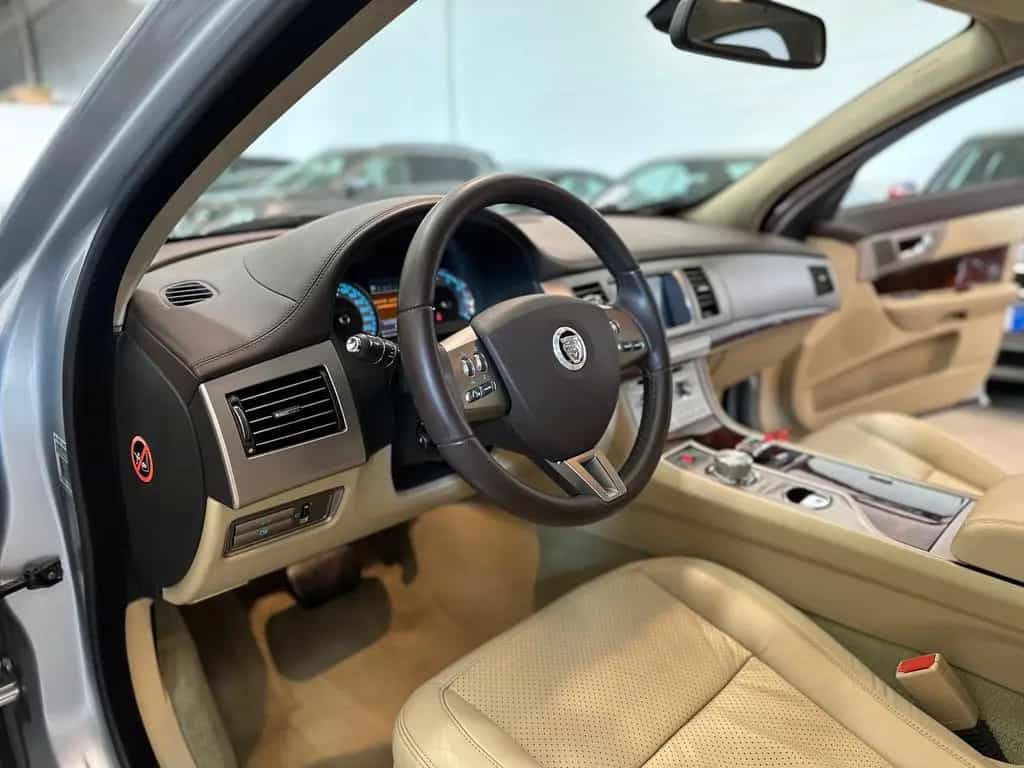 Jaguar XF 4.2 V8 Premium Luxury 01/2009-photo-7