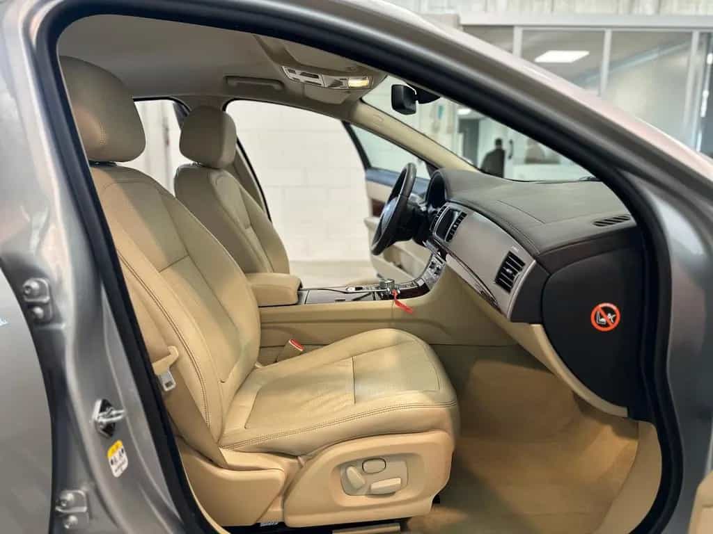 Jaguar XF 4.2 V8 Premium Luxury 01/2009-photo-9