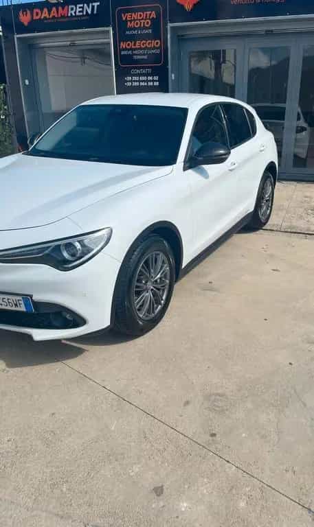 Alfa Romeo Stelvio 2.2 Turbodiesel 180 CV AT8 RW 07/2018-photo-2