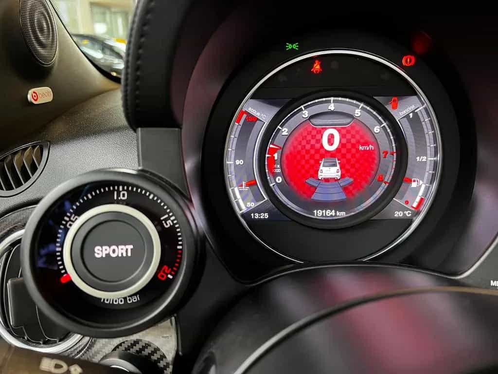 Abarth 695C Rivale XEN NAVI LEDER Sitzheizung 09/2019-photo-20
