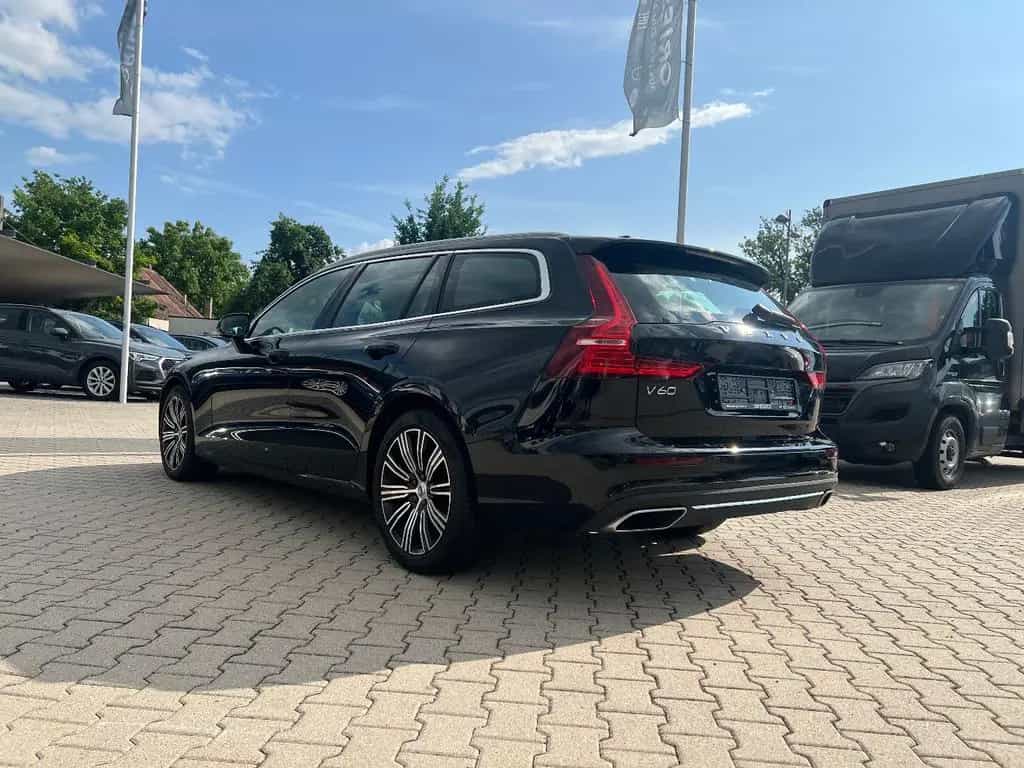 Volvo V60 Kombi D4 Inscription *LED Navi Leder AHK SHZ 02/2020-photo-0