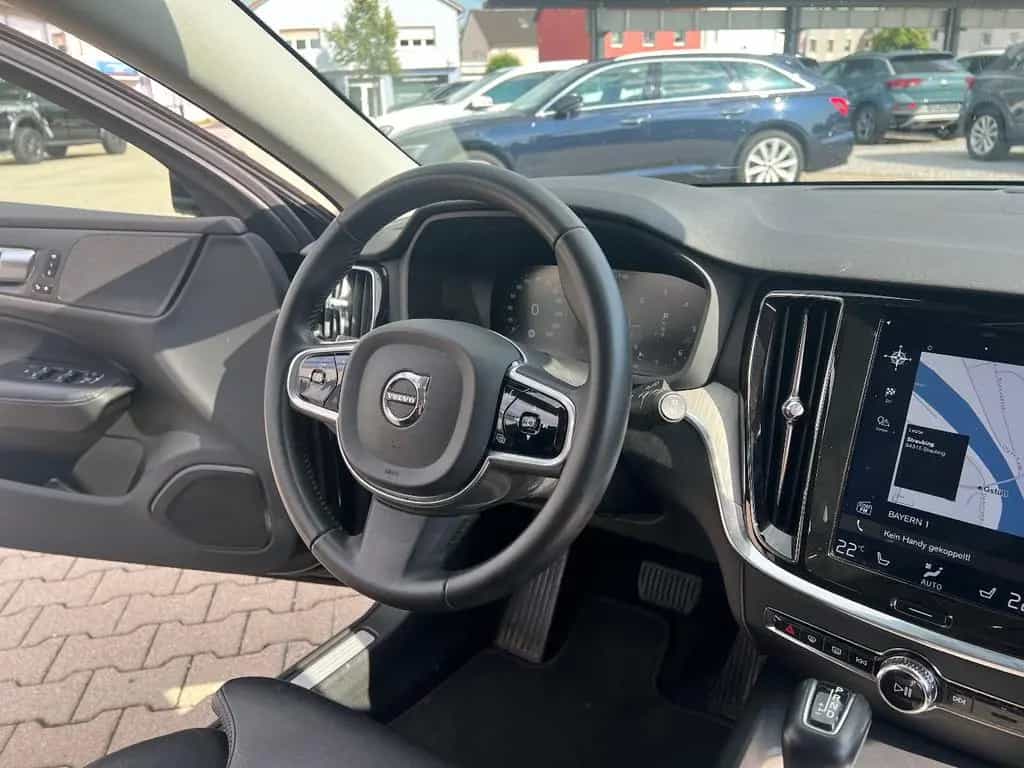 Volvo V60 Kombi D4 Inscription *LED Navi Leder AHK SHZ 02/2020-photo-25