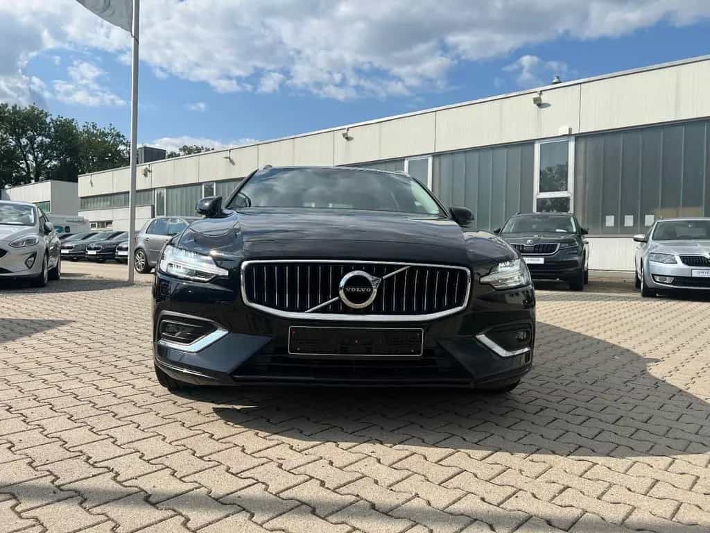 Volvo V60 Kombi D4 Inscription *LED Navi Leder AHK SHZ 02/2020-photo-4