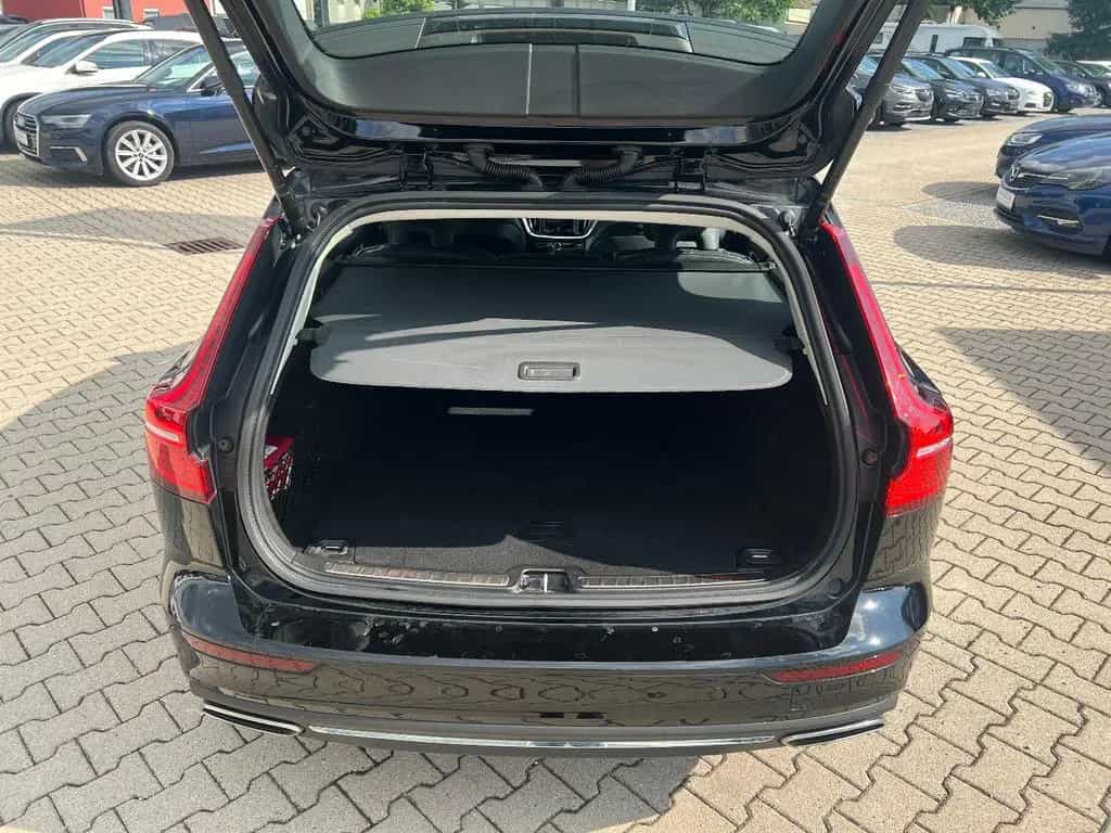 Volvo V60 Kombi D4 Inscription *LED Navi Leder AHK SHZ 02/2020-photo-5