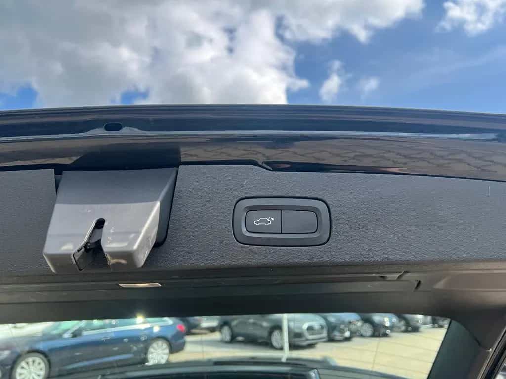 Volvo V60 Kombi D4 Inscription *LED Navi Leder AHK SHZ 02/2020-photo-6