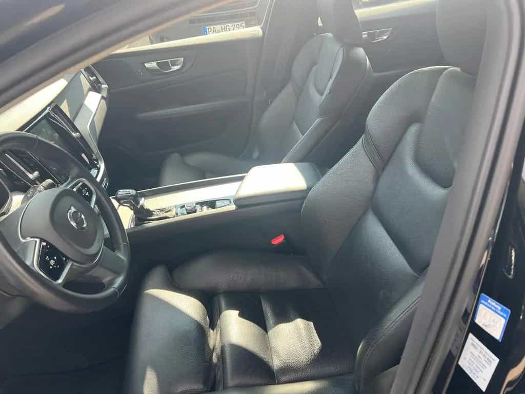 Volvo V60 Kombi D4 Inscription *LED Navi Leder AHK SHZ 02/2020-photo-7