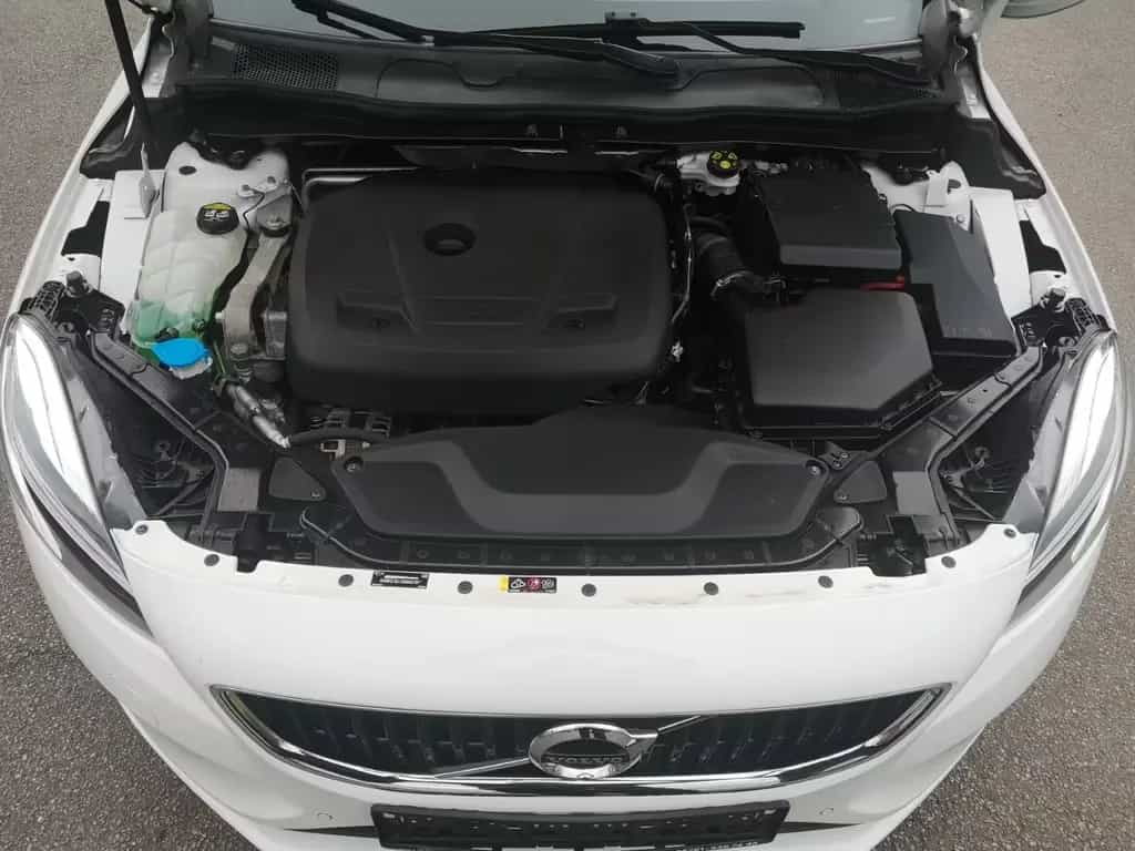 Volvo V40 Momentum 03/2019-photo-7
