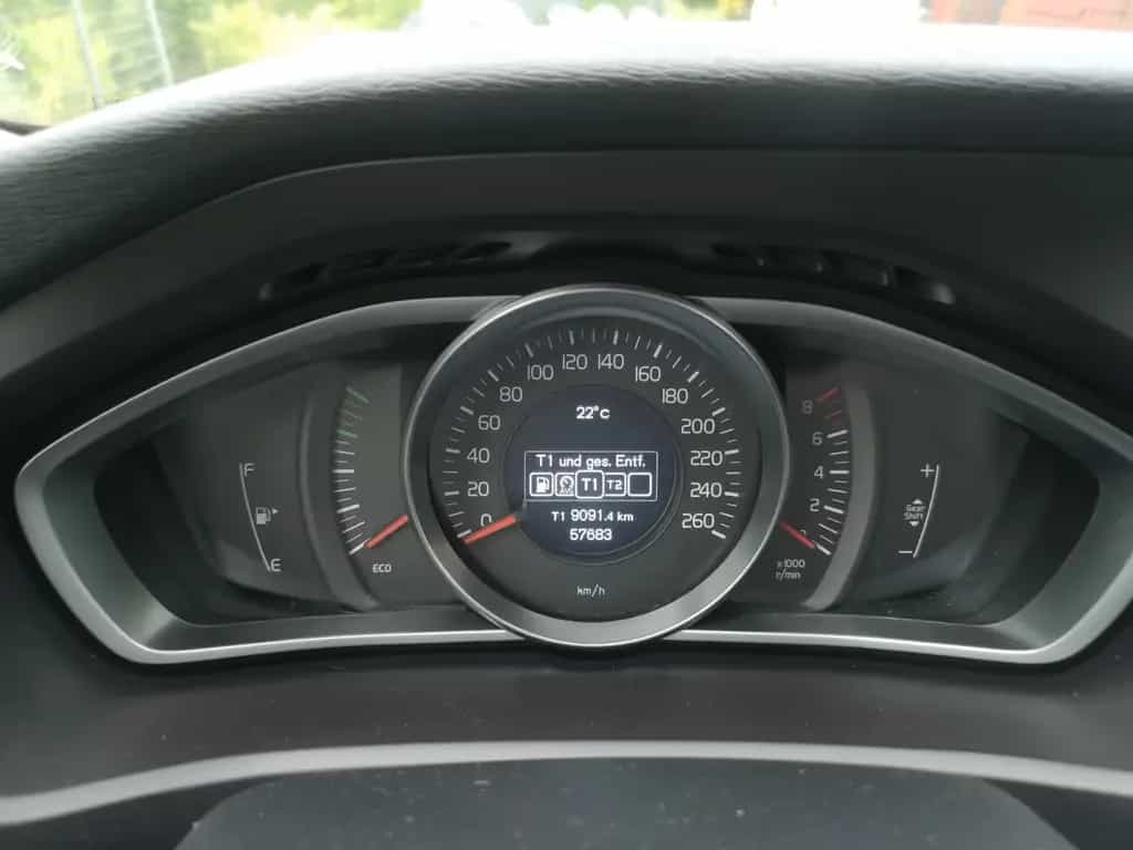 Volvo V40 Momentum 03/2019-photo-8