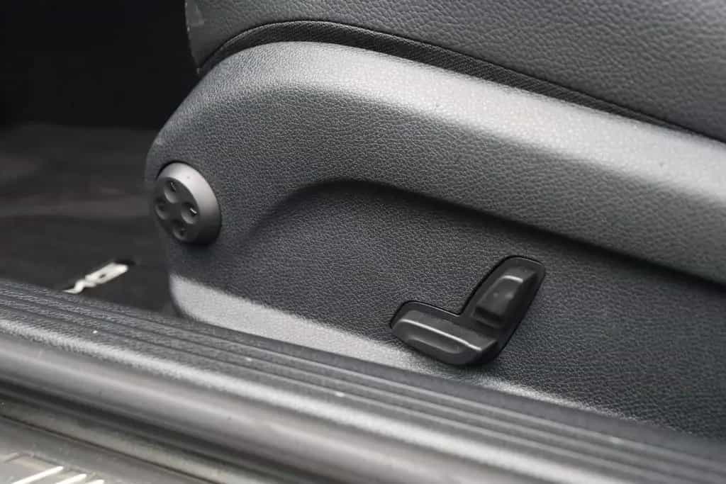 Mercedes-Benz C-Class 63 AMG V8 Cabrio +AIRSCARF+KOMFORT+AKUSTIK+20Z 07/2023-photo-24