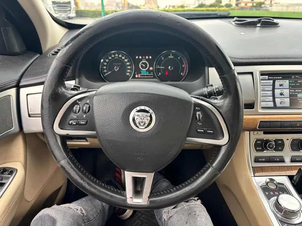Jaguar XF 2.2 D 190 CV 05/2012-photo-7
