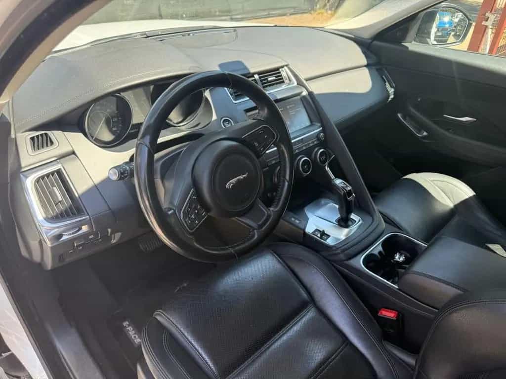 Jaguar E-Pace 2.0D 150 CV AWD aut. R-Dynamic SE 06/2018-photo-11