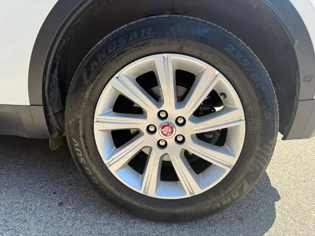 Jaguar E-Pace 2.0D 150 CV AWD aut. R-Dynamic SE 06/2018-photo-14