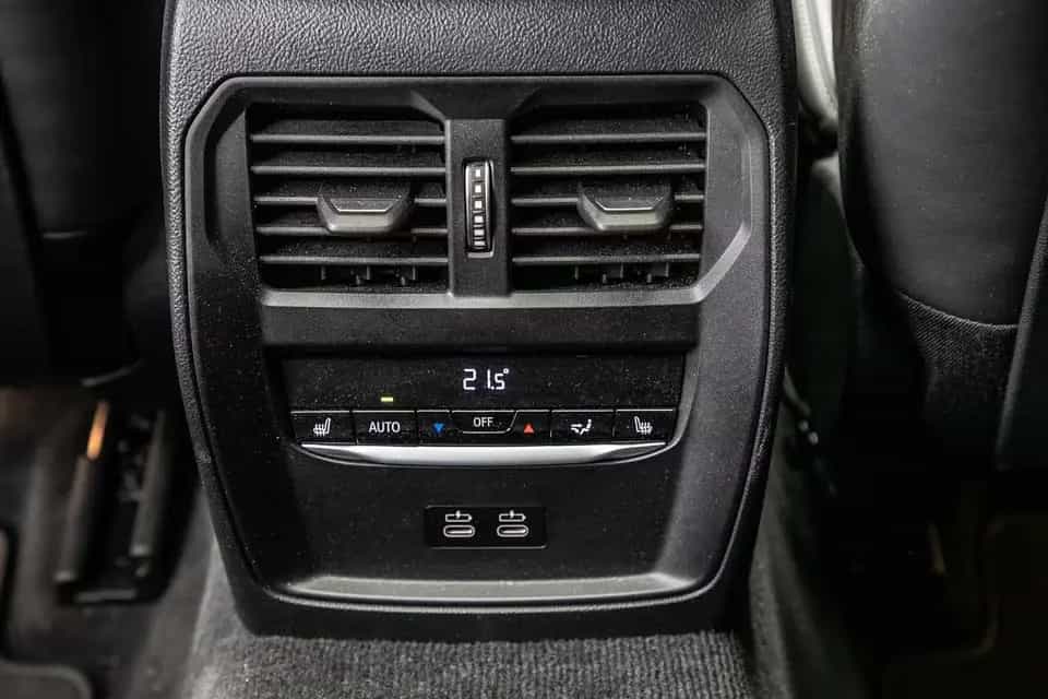 ALPINA B4 3.0 Allrad Navi Glasdach HUD h/k Laser RfKam. 08/2023-photo-13