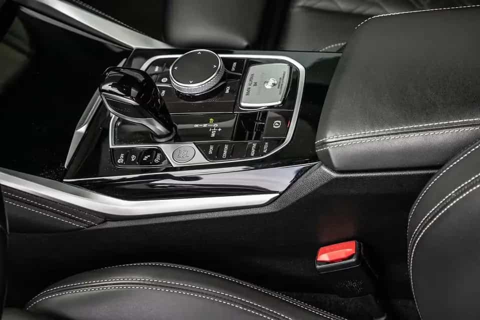 ALPINA B4 3.0 Allrad Navi Glasdach HUD h/k Laser RfKam. 08/2023-photo-8