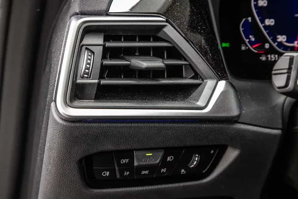 ALPINA B4 3.0 Allrad Navi Glasdach HUD h/k Laser RfKam. 08/2023-photo-9
