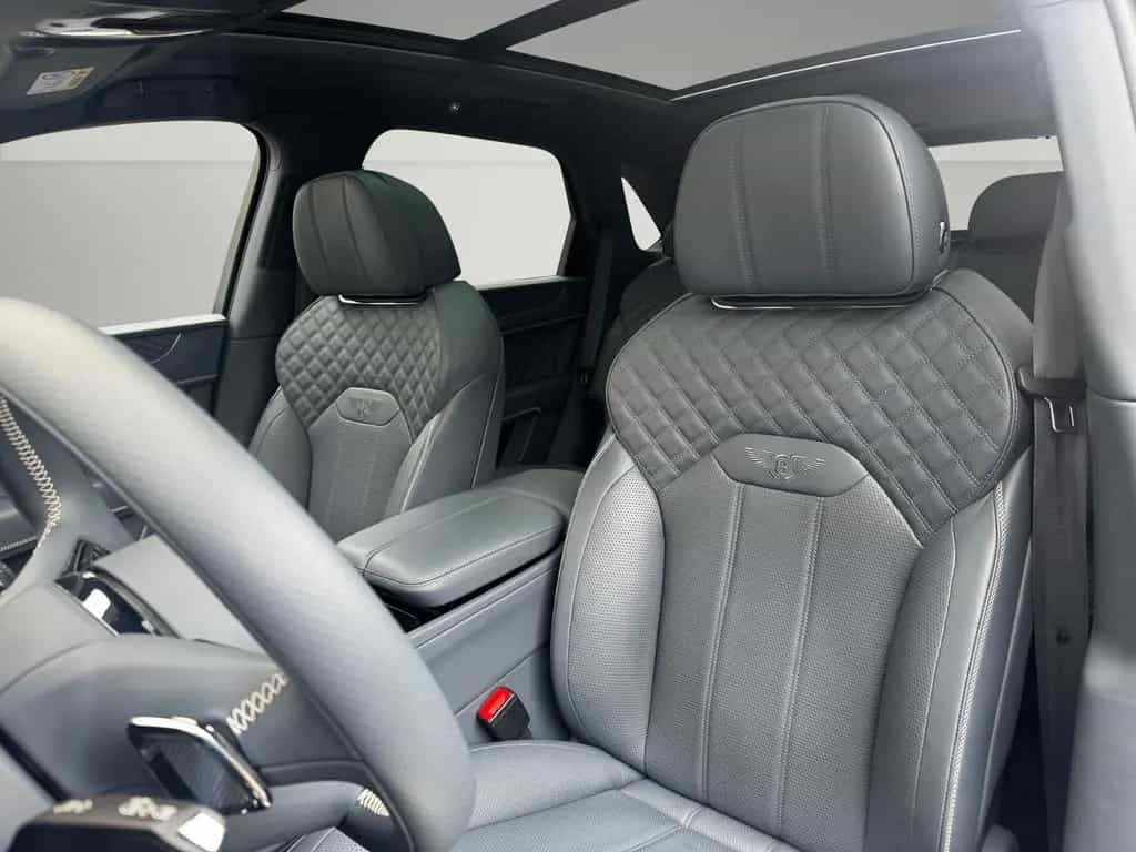 Bentley Bentayga V8 -1.HAND-BLACKLINE -BENTLEY BERLIN - 06/2022-photo-11