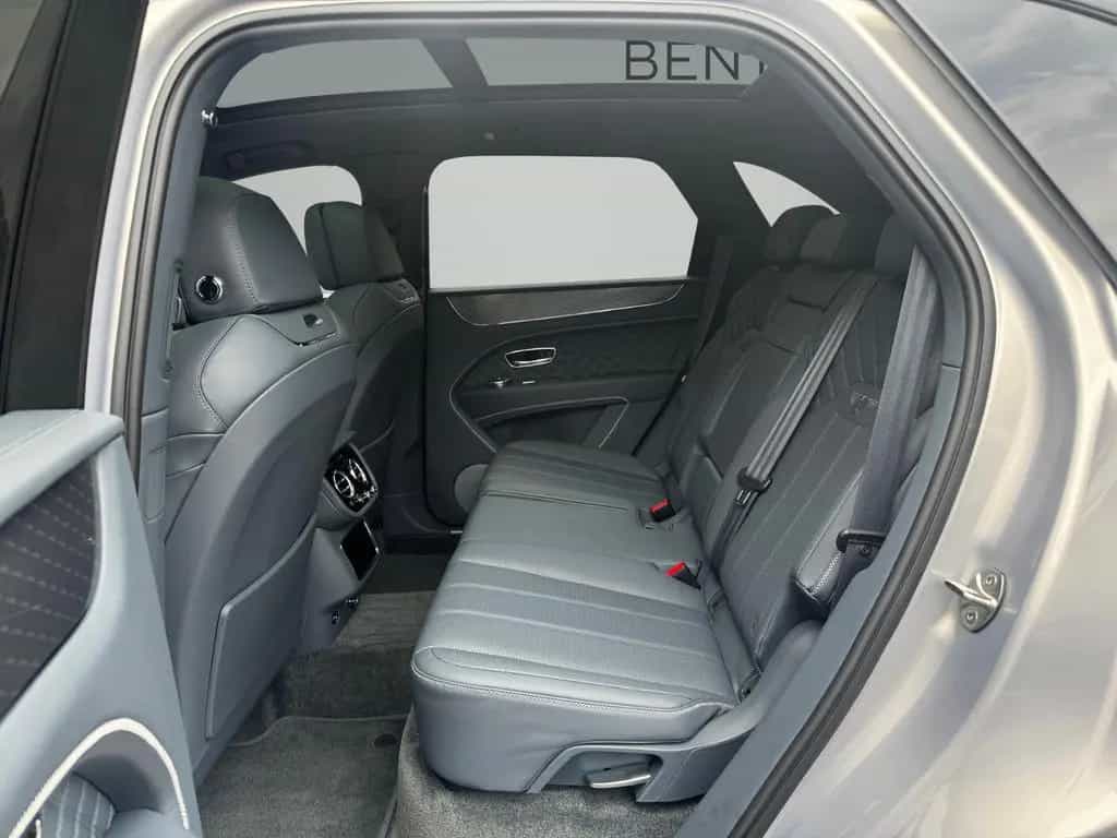Bentley Bentayga V8 -1.HAND-BLACKLINE -BENTLEY BERLIN - 06/2022-photo-12