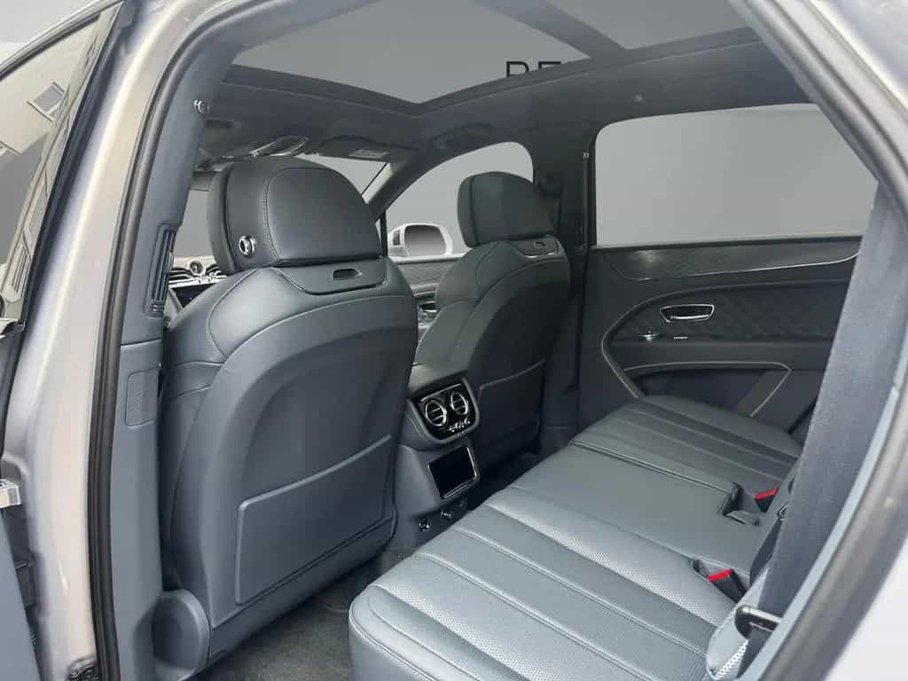 Bentley Bentayga V8 -1.HAND-BLACKLINE -BENTLEY BERLIN - 06/2022-photo-13