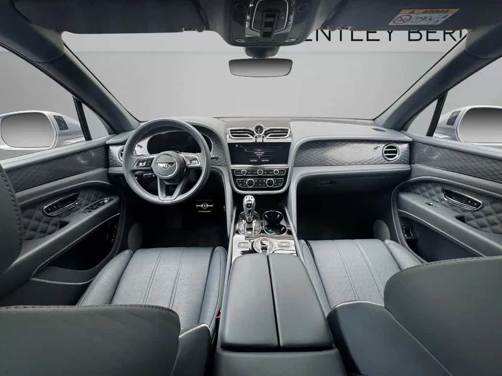 Bentley Bentayga V8 -1.HAND-BLACKLINE -BENTLEY BERLIN - 06/2022-photo-14