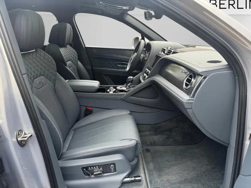 Bentley Bentayga V8 -1.HAND-BLACKLINE -BENTLEY BERLIN - 06/2022-photo-15