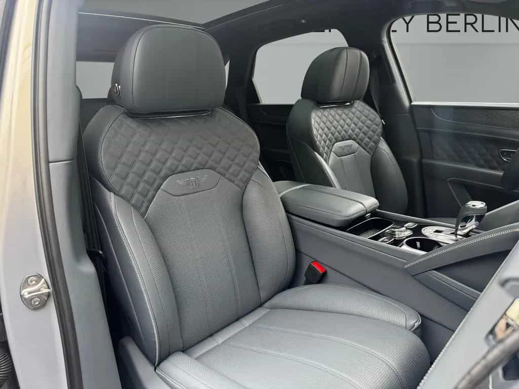 Bentley Bentayga V8 -1.HAND-BLACKLINE -BENTLEY BERLIN - 06/2022-photo-18