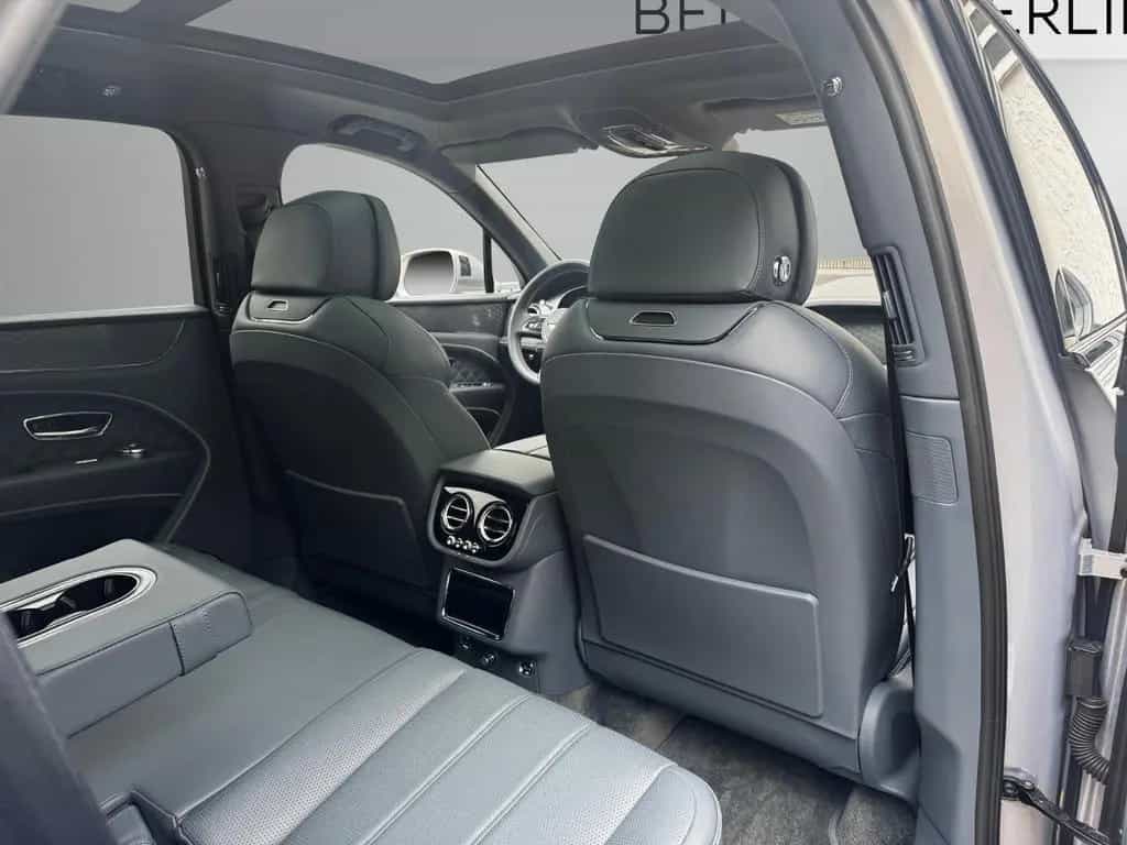 Bentley Bentayga V8 -1.HAND-BLACKLINE -BENTLEY BERLIN - 06/2022-photo-20