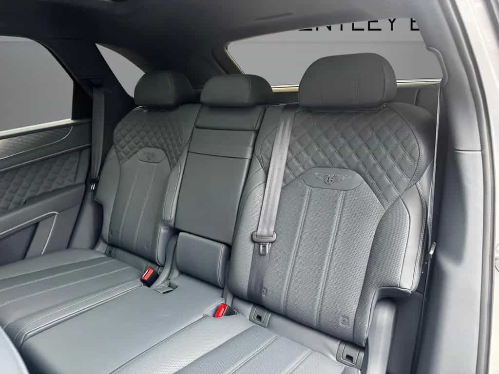 Bentley Bentayga V8 -1.HAND-BLACKLINE -BENTLEY BERLIN - 06/2022-photo-21