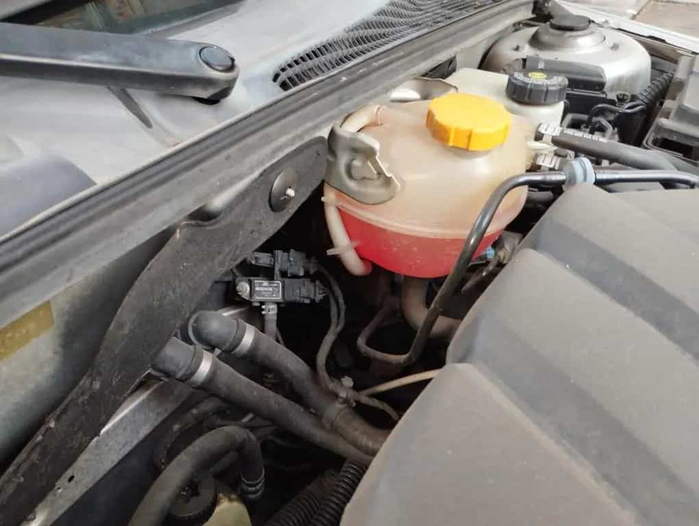 Saab 9-3 SportHatch 1.9 TiD DPF Vector 08/2008-photo-14