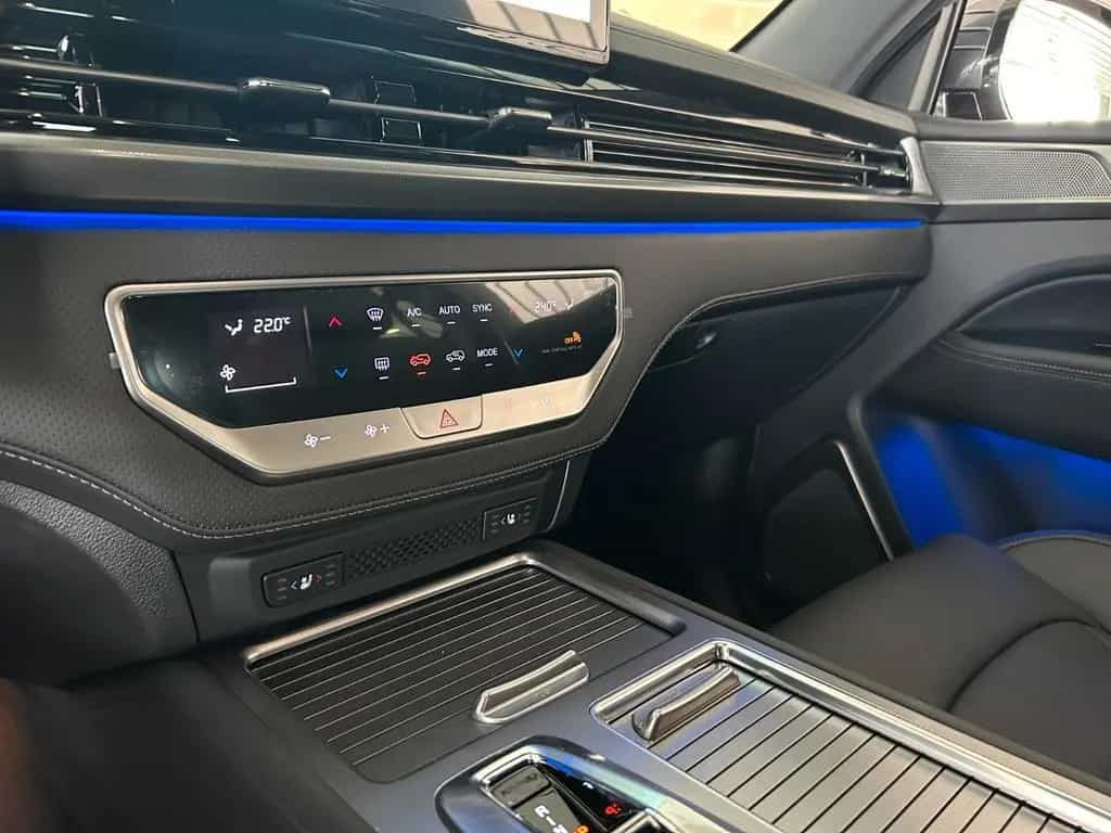KGM Rexton Lux 2.2l 8 A/T AWD Wildleder AHZ Trittbre 01/2026-photo-18