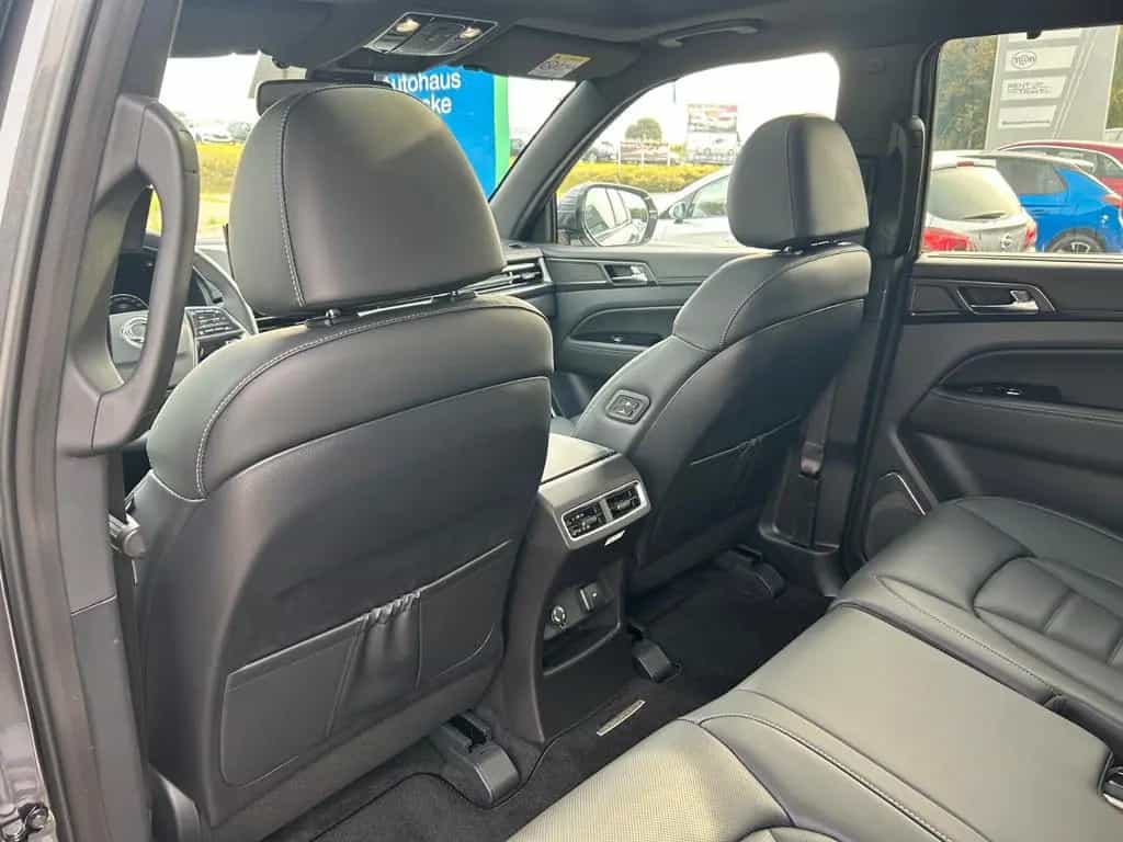 KGM Rexton Lux 2.2l 8 A/T AWD Wildleder AHZ Trittbre 01/2026-photo-38