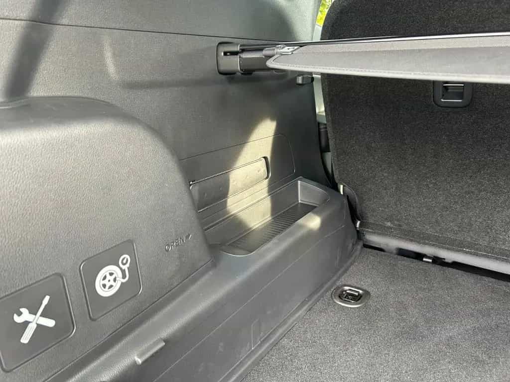 KGM Rexton Lux 2.2l 8 A/T AWD Wildleder AHZ Trittbre 01/2026-photo-47