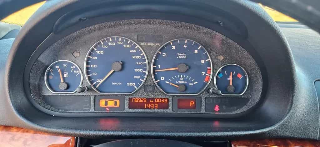 ALPINA B3 3,3 Touring Nr. 50 in ALPINA BLAU 01/2001-photo-10