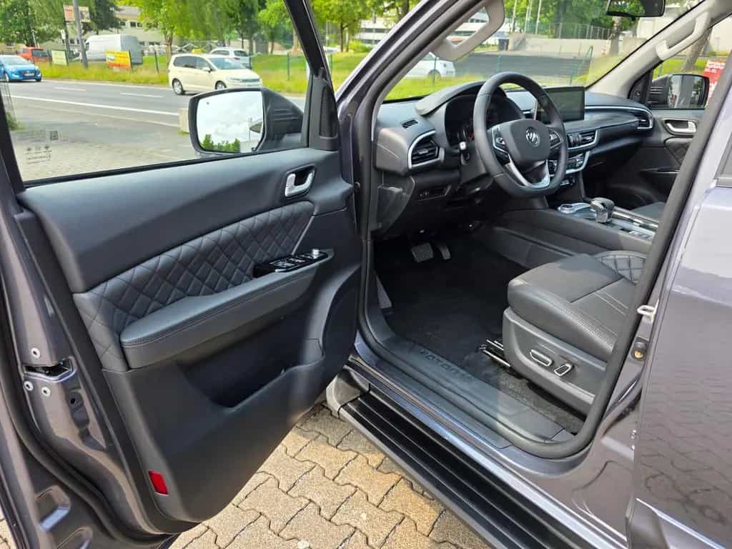 Foton 3 PICK UP 4X4 LED LEDER AUTOM. KAMERA PDC SHZ null-photo-9