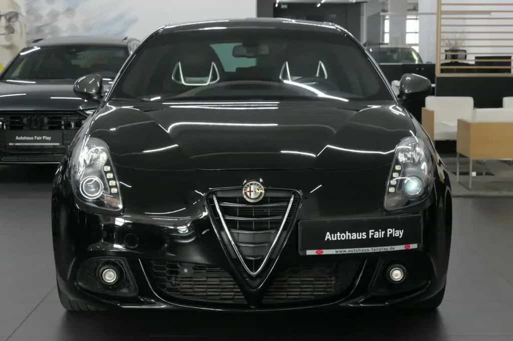 Alfa Romeo Giulietta Quadrifoglio Verde Aut. /Unfallfrei ! 12/2015-photo-1