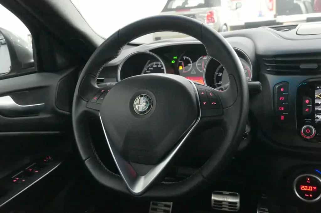 Alfa Romeo Giulietta Quadrifoglio Verde Aut. /Unfallfrei ! 12/2015-photo-11
