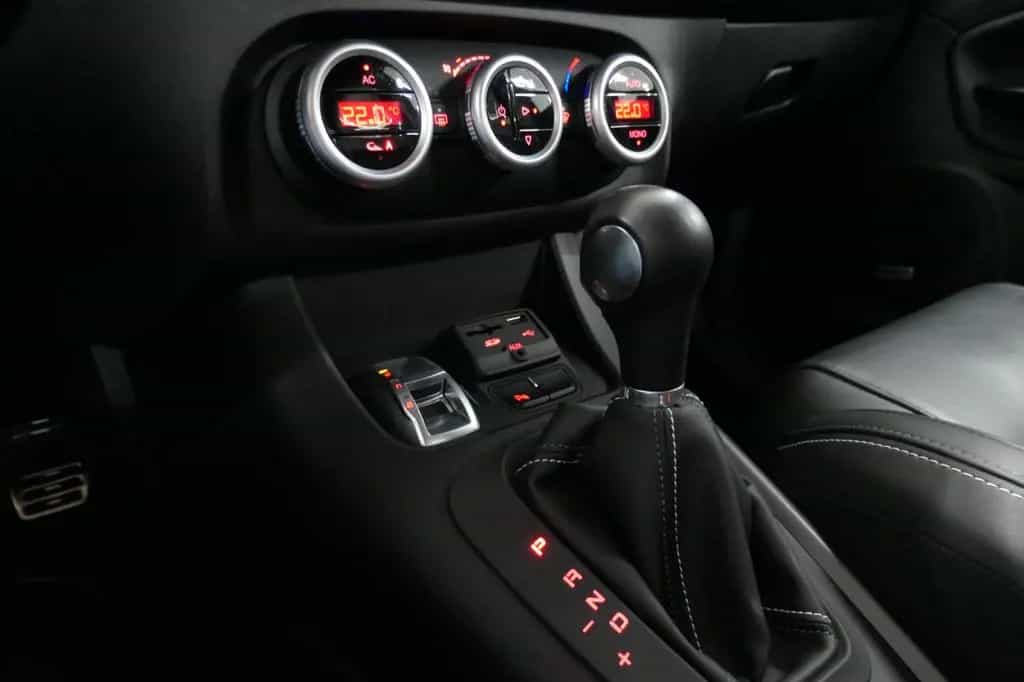 Alfa Romeo Giulietta Quadrifoglio Verde Aut. /Unfallfrei ! 12/2015-photo-13