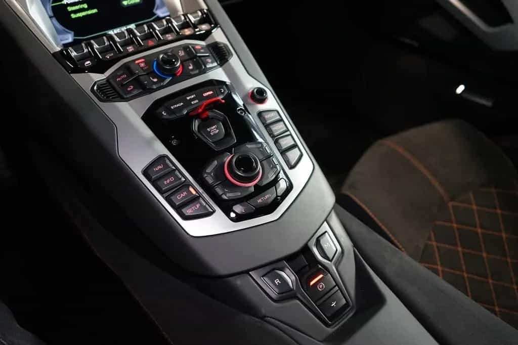 Lamborghini Aventador S*SENSONUM*KAMERA*LIFT*308.182€ NETTO 09/2018-photo-25