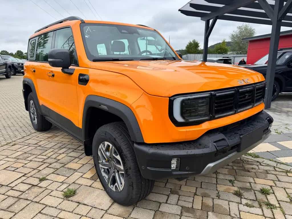 BAIC BJ40 2.0T 4WD 8 Gang AT Pano/Sitzhzg und Belüft. null-photo-2