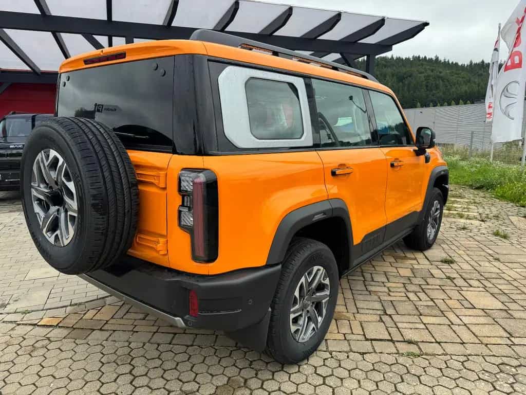 BAIC BJ40 2.0T 4WD 8 Gang AT Pano/Sitzhzg und Belüft. null-photo-5