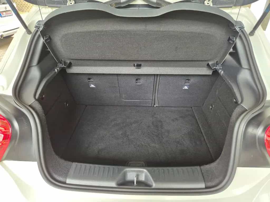 Mercedes-Benz A-Class 250 BlueEfficiency LED/PANO/NAVI/PDC 05/2017-photo-17