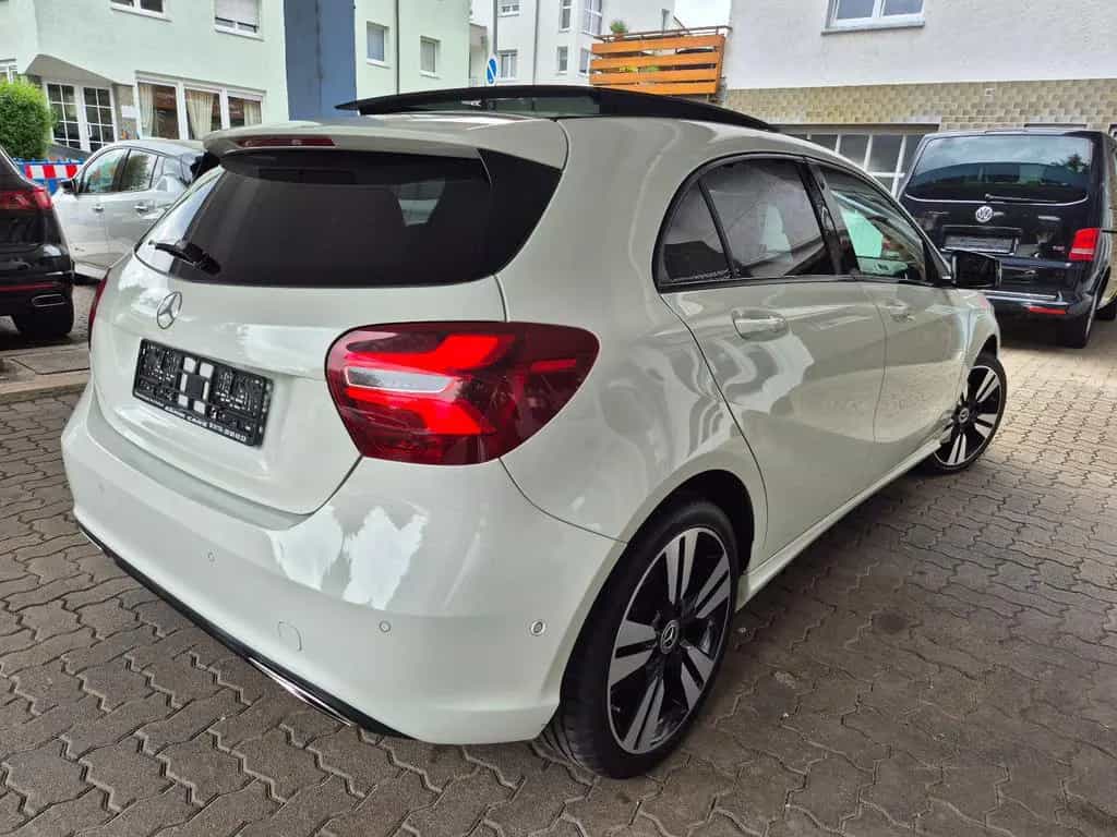Mercedes-Benz A-Class 250 BlueEfficiency LED/PANO/NAVI/PDC 05/2017-photo-18