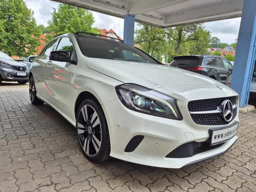Mercedes-Benz A-Class 250 BlueEfficiency LED/PANO/NAVI/PDC 05/2017-photo-2