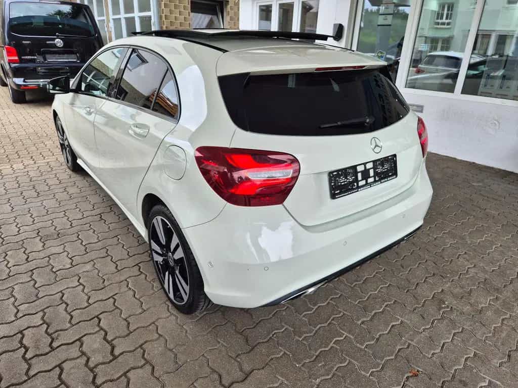 Mercedes-Benz A-Class 250 BlueEfficiency LED/PANO/NAVI/PDC 05/2017-photo-6