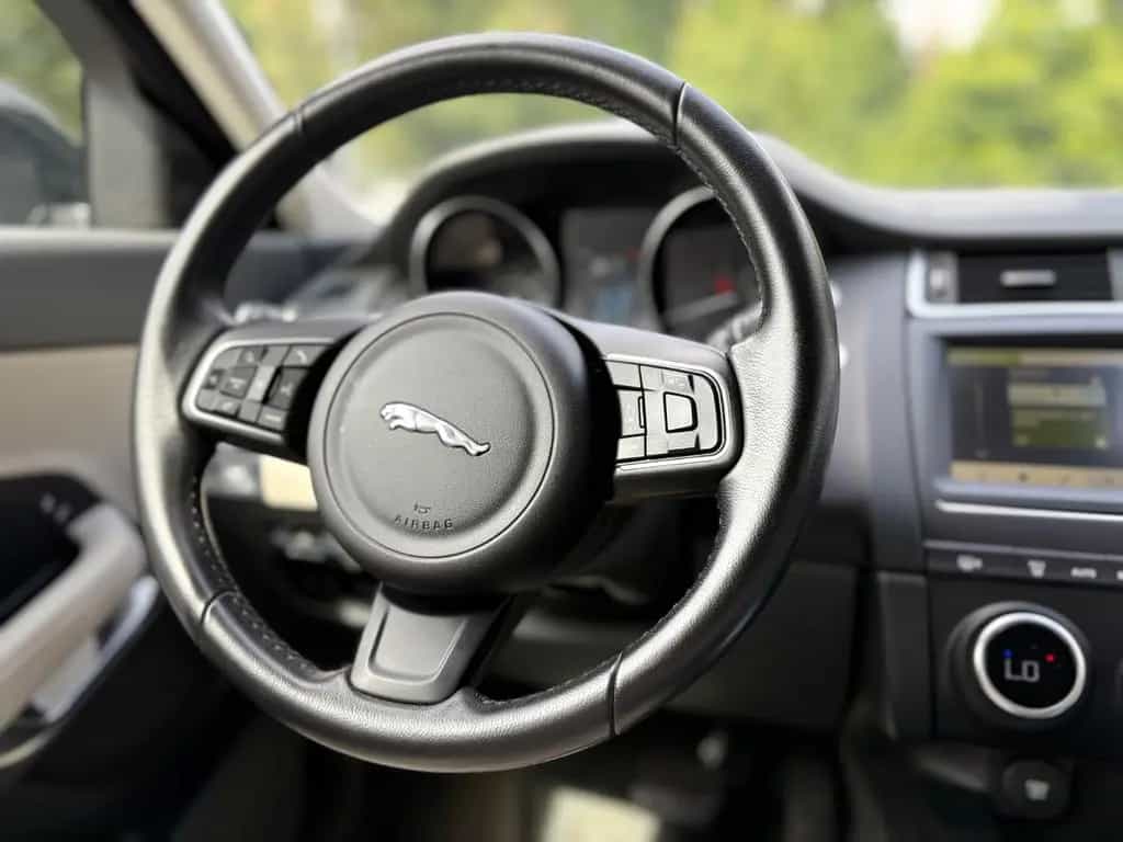 Jaguar E-Pace S AWD*LEDER*NAVI*LED*R-KAMERA*TOP* 06/2018-photo-19