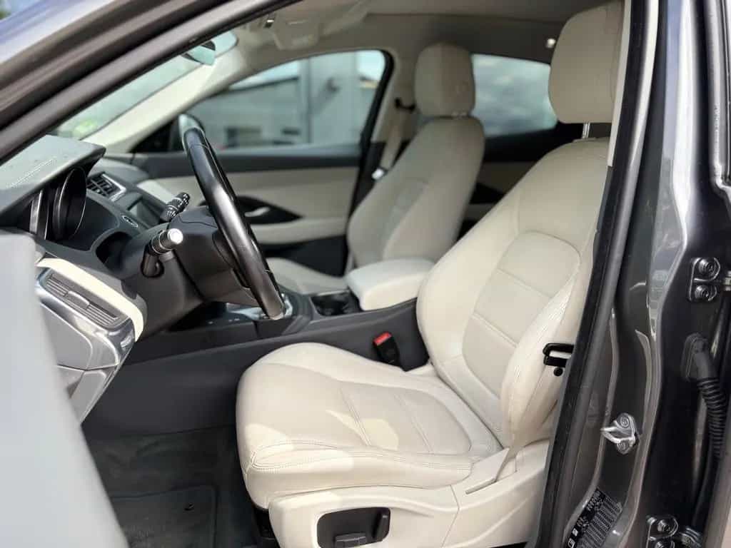Jaguar E-Pace S AWD*LEDER*NAVI*LED*R-KAMERA*TOP* 06/2018-photo-23